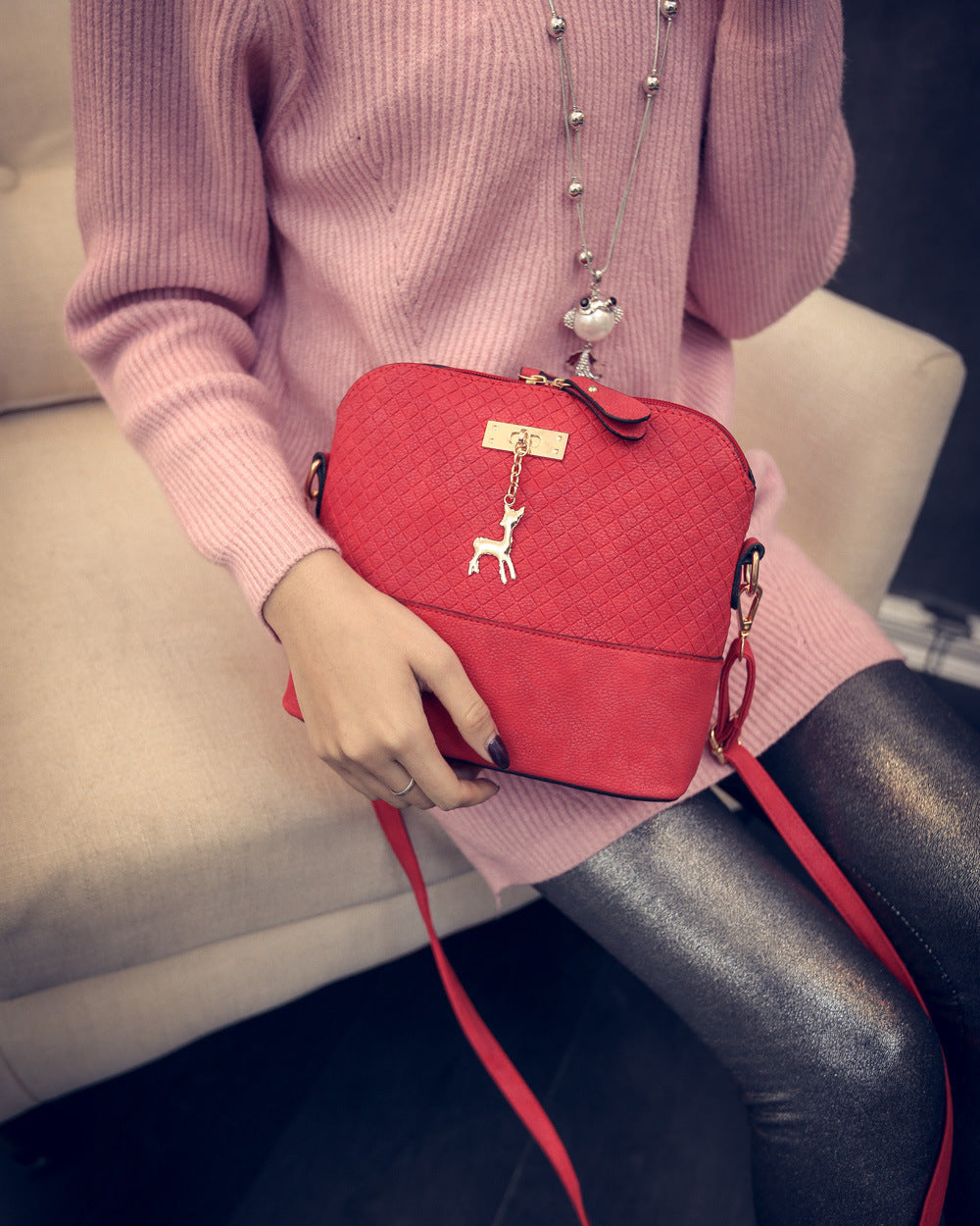 A new spring bag embossed lattice shell bag fashion styling fawn Single Shoulder Bag Messenger Bag female.